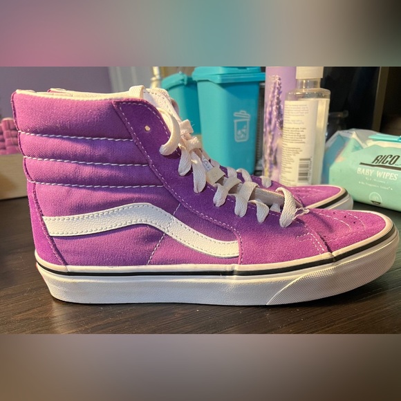 Vans - Picture 3 of 4